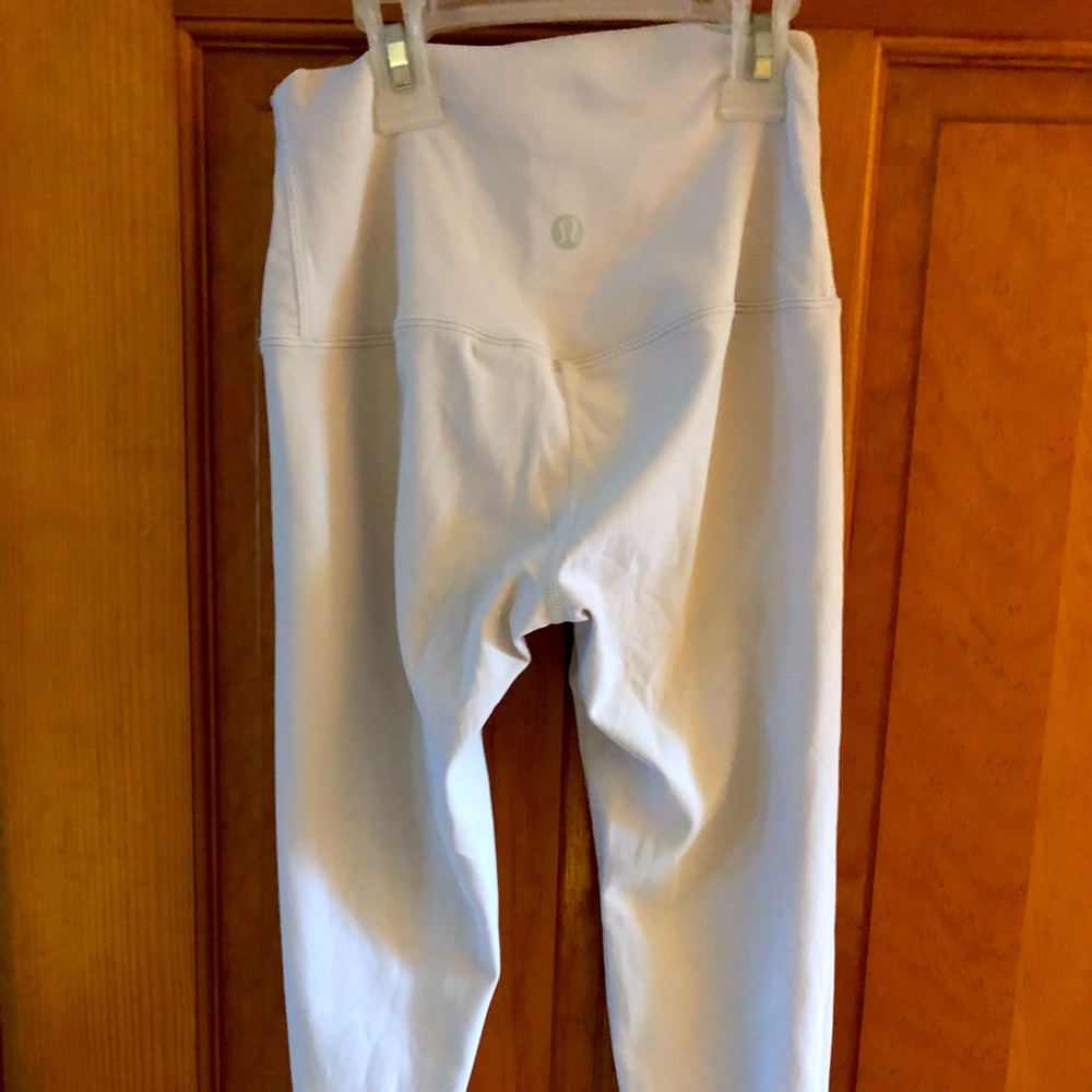 Off- white lululemon